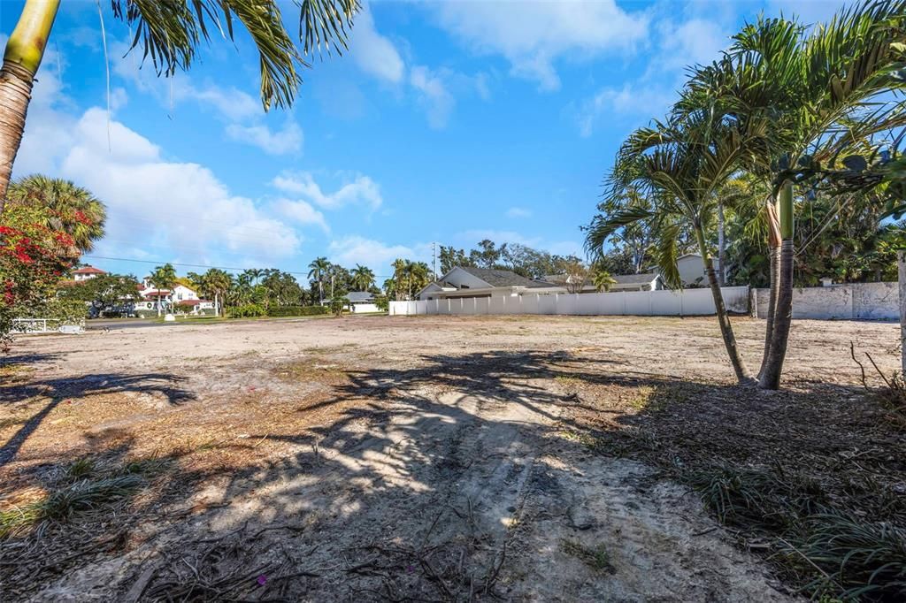 For Sale: $10,000,000 (0.35 acres)
