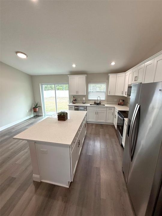 待售: $259,900 (3 贝兹, 2 浴室, 1368 平方英尺)