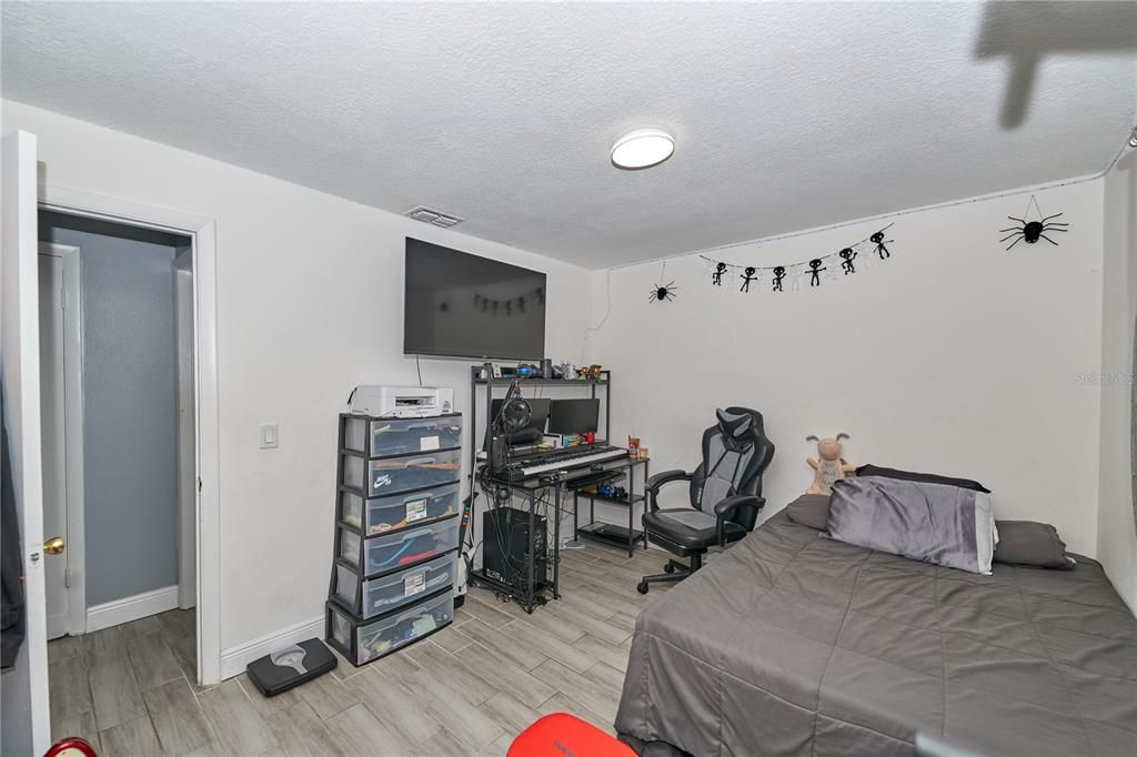 На продажу: $359,000 (3 спален, 2 ванн, 1225 Квадратных фут)