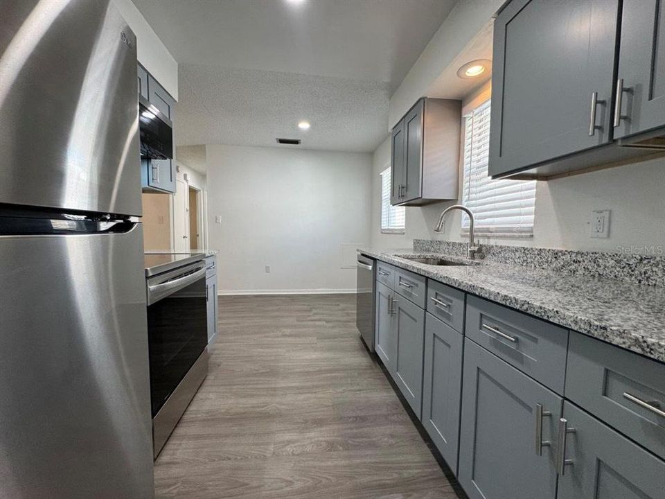 В аренду: $1,695 (2 спален, 1 ванн, 777 Квадратных фут)