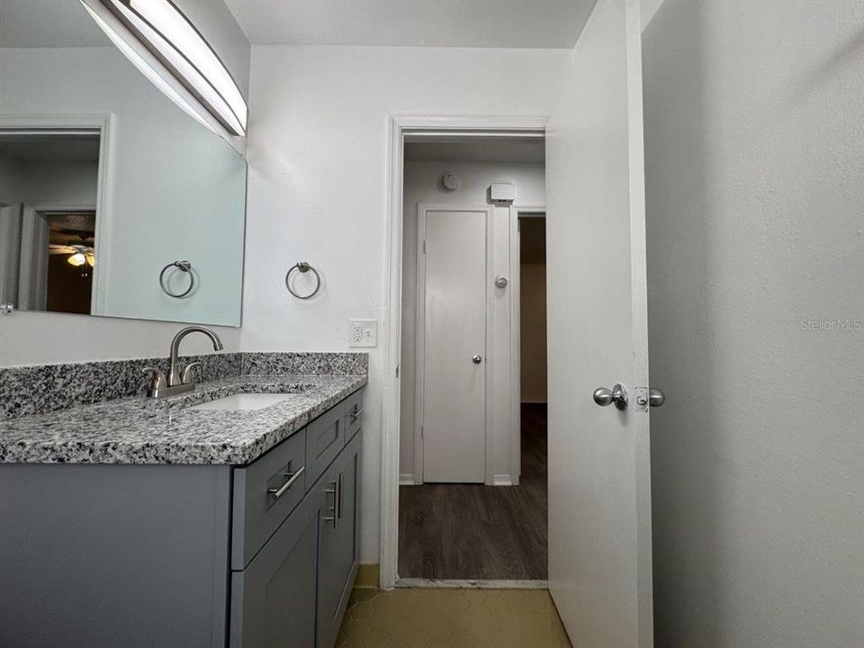 В аренду: $1,695 (2 спален, 1 ванн, 777 Квадратных фут)