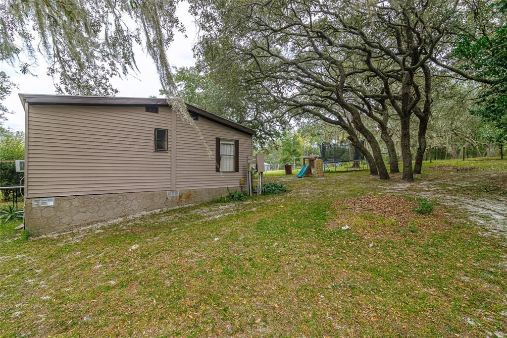 For Sale: $120,000 (3 beds, 2 baths, 960 Square Feet)