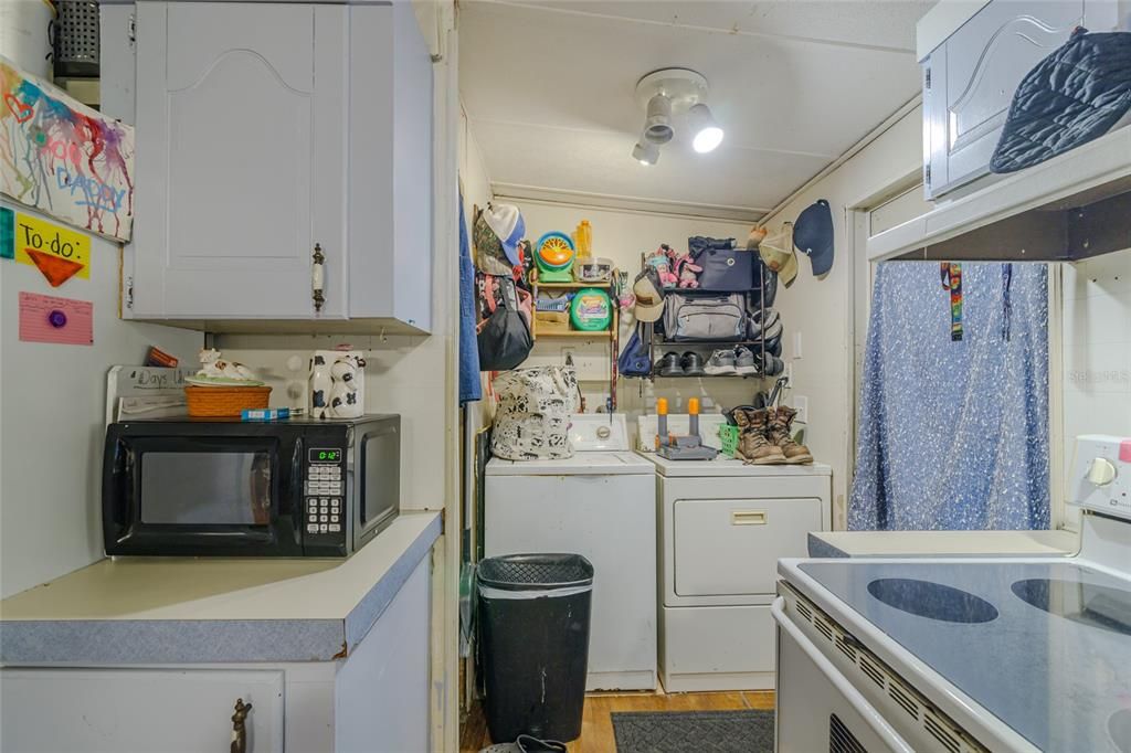 For Sale: $120,000 (3 beds, 2 baths, 960 Square Feet)