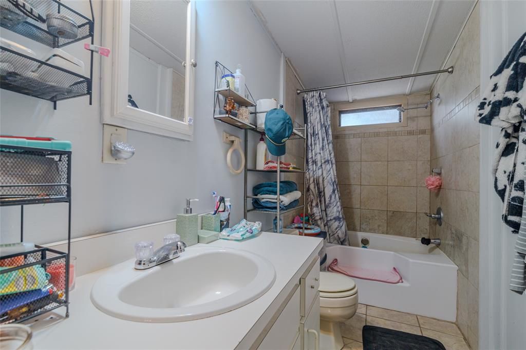 For Sale: $120,000 (3 beds, 2 baths, 960 Square Feet)