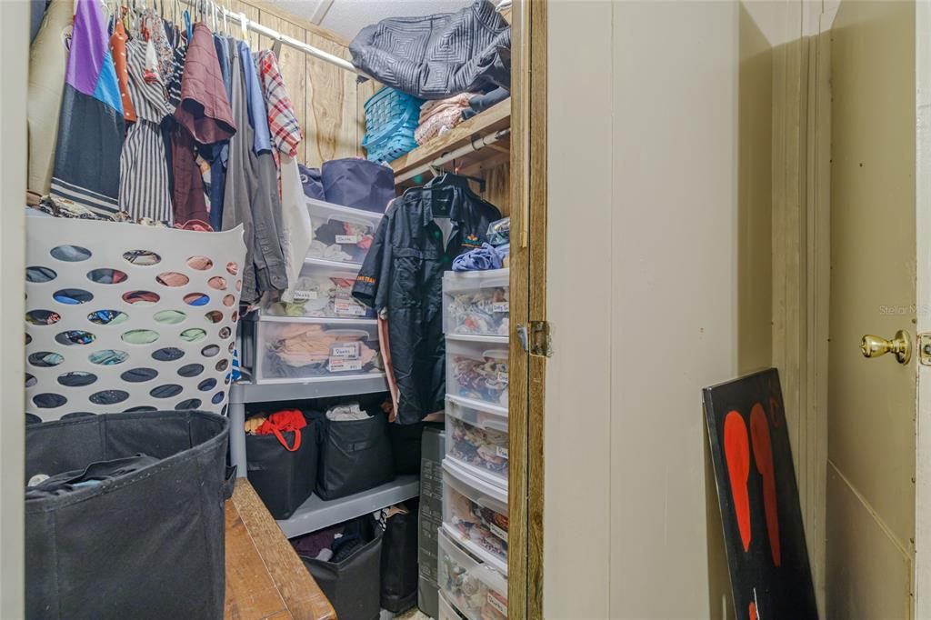 For Sale: $120,000 (3 beds, 2 baths, 960 Square Feet)