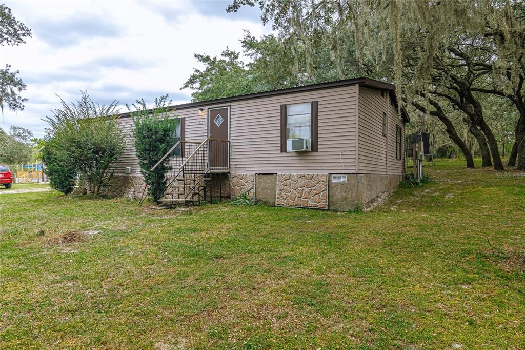 For Sale: $120,000 (3 beds, 2 baths, 960 Square Feet)