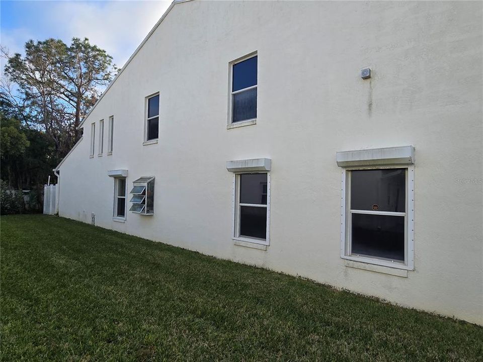 待售: $338,750 (2 贝兹, 2 浴室, 2115 平方英尺)