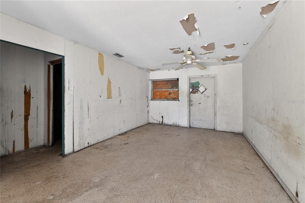 На продажу: $255,000 (4 спален, 2 ванн, 1540 Квадратных фут)