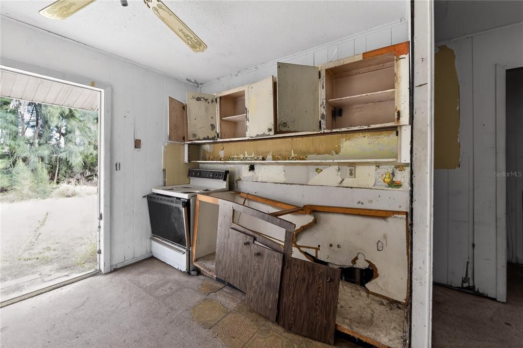 На продажу: $255,000 (4 спален, 2 ванн, 1540 Квадратных фут)