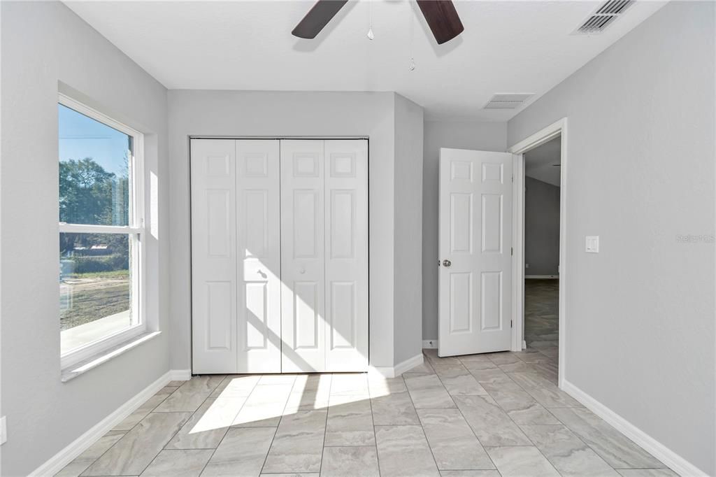 En Venta: $289,900 (3 camas, 2 baños, 1387 Pies cuadrados)