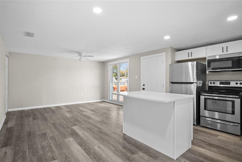 For Sale: $270,000 (3 beds, 1 baths, 1204 Square Feet)