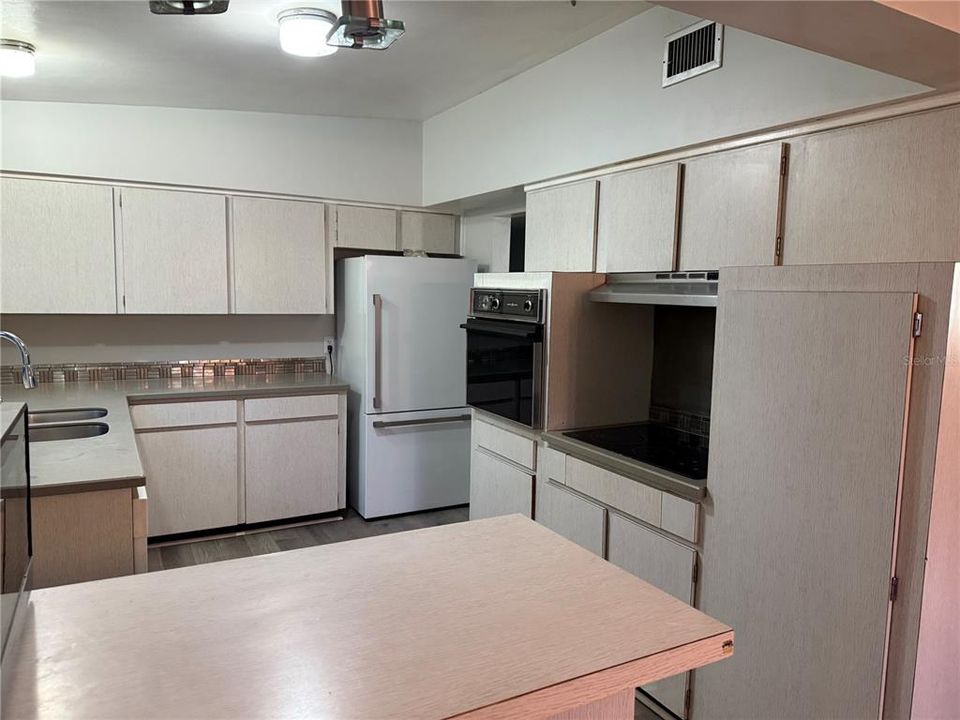 出租: $2,250 (3 贝兹, 2 浴室, 1404 平方英尺)