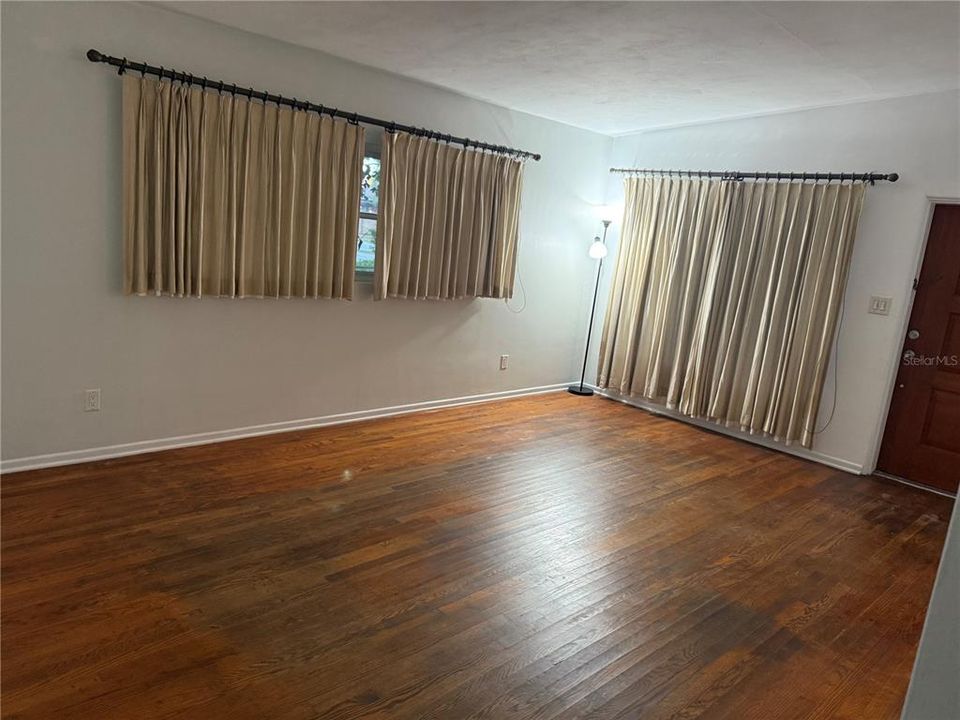 出租: $2,250 (3 贝兹, 2 浴室, 1404 平方英尺)