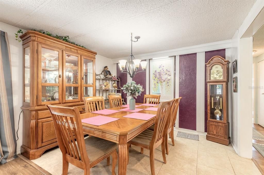 For Sale: $475,000 (3 beds, 2 baths, 1776 Square Feet)