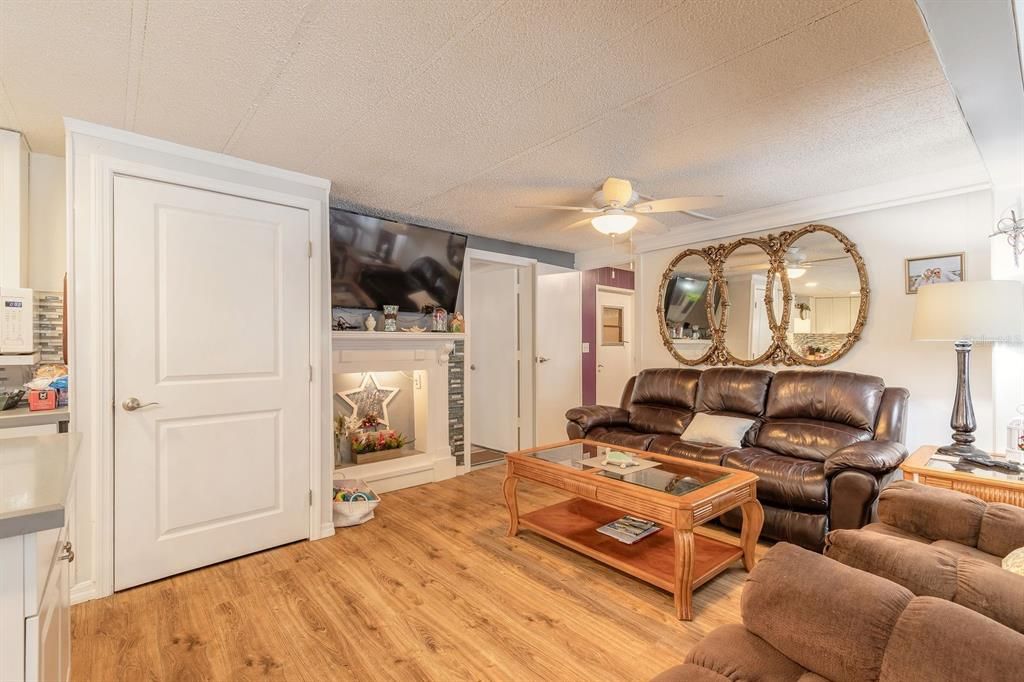 For Sale: $475,000 (3 beds, 2 baths, 1776 Square Feet)