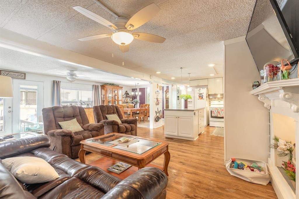 For Sale: $475,000 (3 beds, 2 baths, 1776 Square Feet)