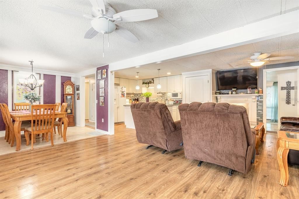 For Sale: $475,000 (3 beds, 2 baths, 1776 Square Feet)