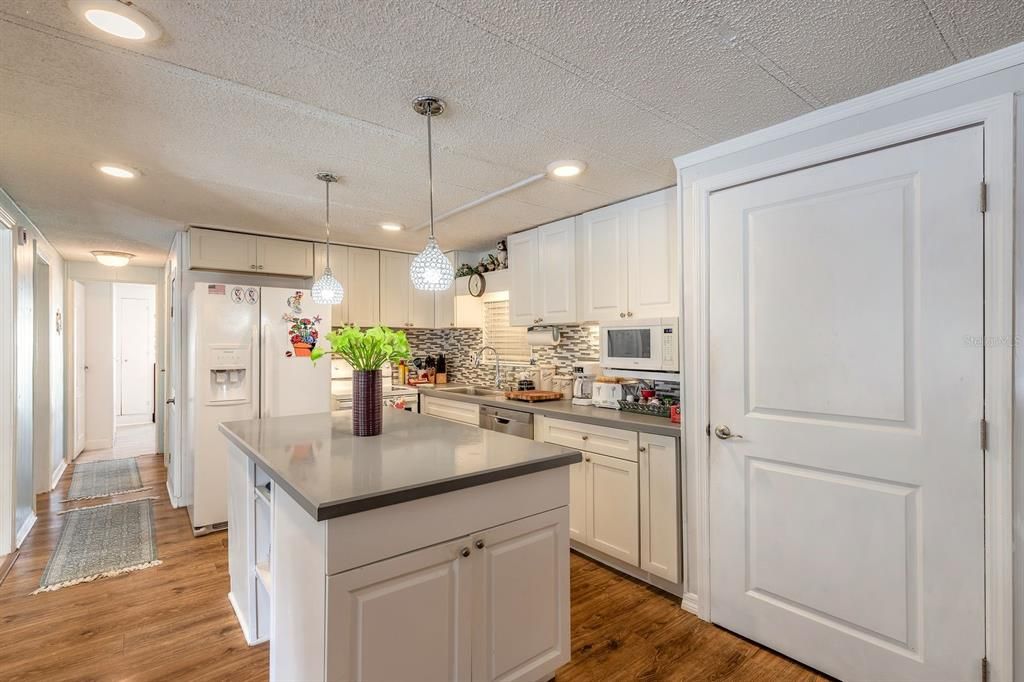 For Sale: $475,000 (3 beds, 2 baths, 1776 Square Feet)