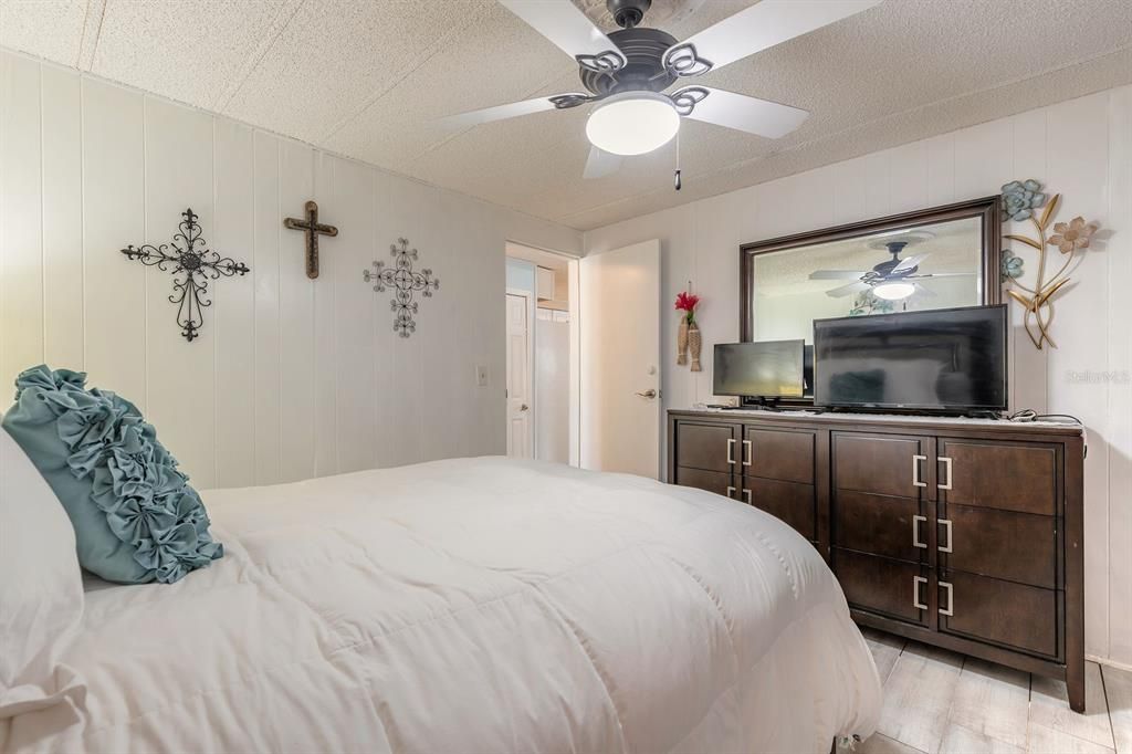 For Sale: $475,000 (3 beds, 2 baths, 1776 Square Feet)