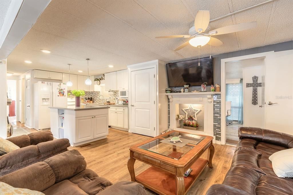 For Sale: $475,000 (3 beds, 2 baths, 1776 Square Feet)