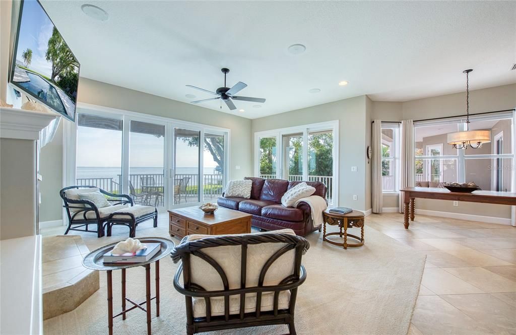 待售: $3,250,000 (5 贝兹, 4 浴室, 4367 平方英尺)