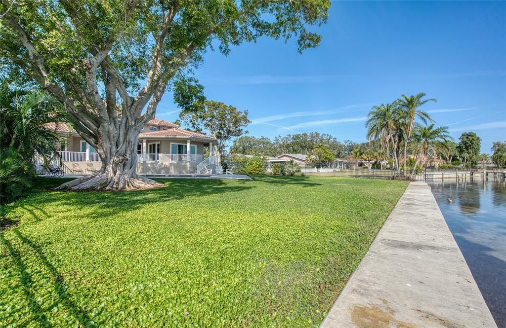 待售: $3,250,000 (5 贝兹, 4 浴室, 4367 平方英尺)