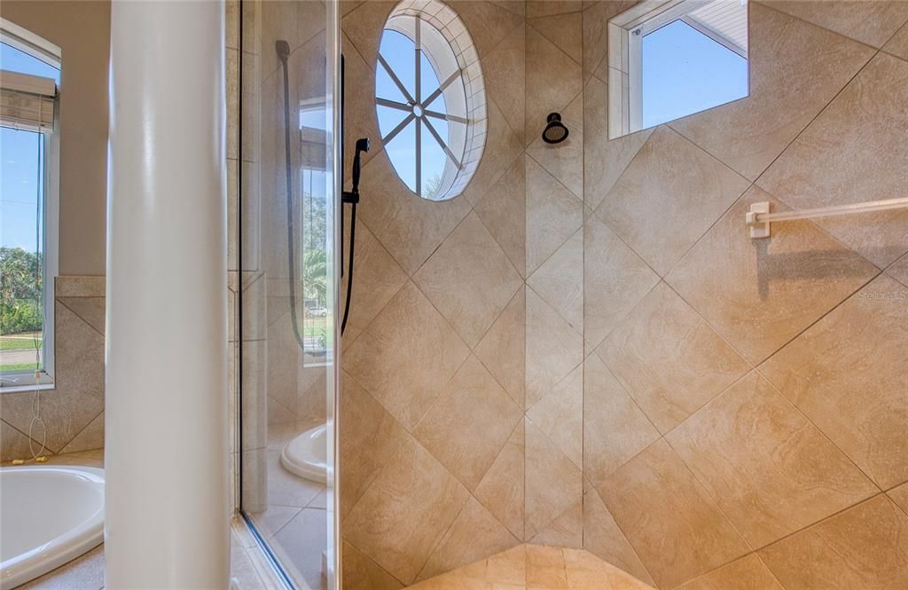 待售: $3,250,000 (5 贝兹, 4 浴室, 4367 平方英尺)