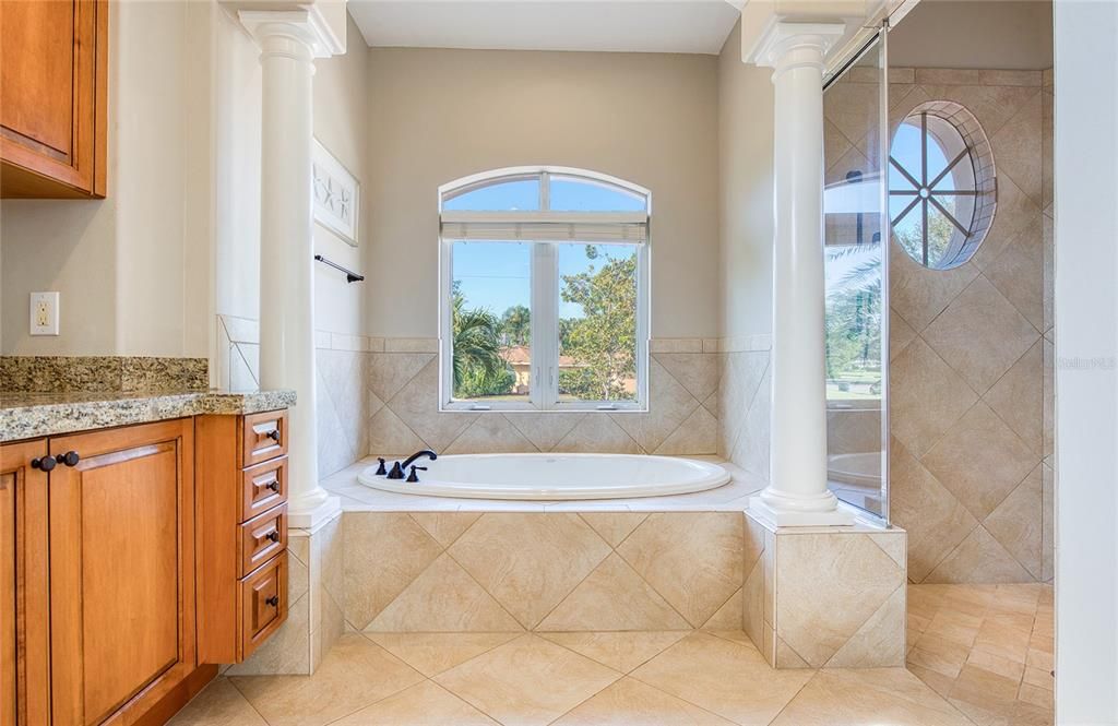 待售: $3,250,000 (5 贝兹, 4 浴室, 4367 平方英尺)