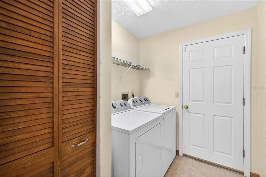 待售: $585,000 (3 贝兹, 2 浴室, 2028 平方英尺)