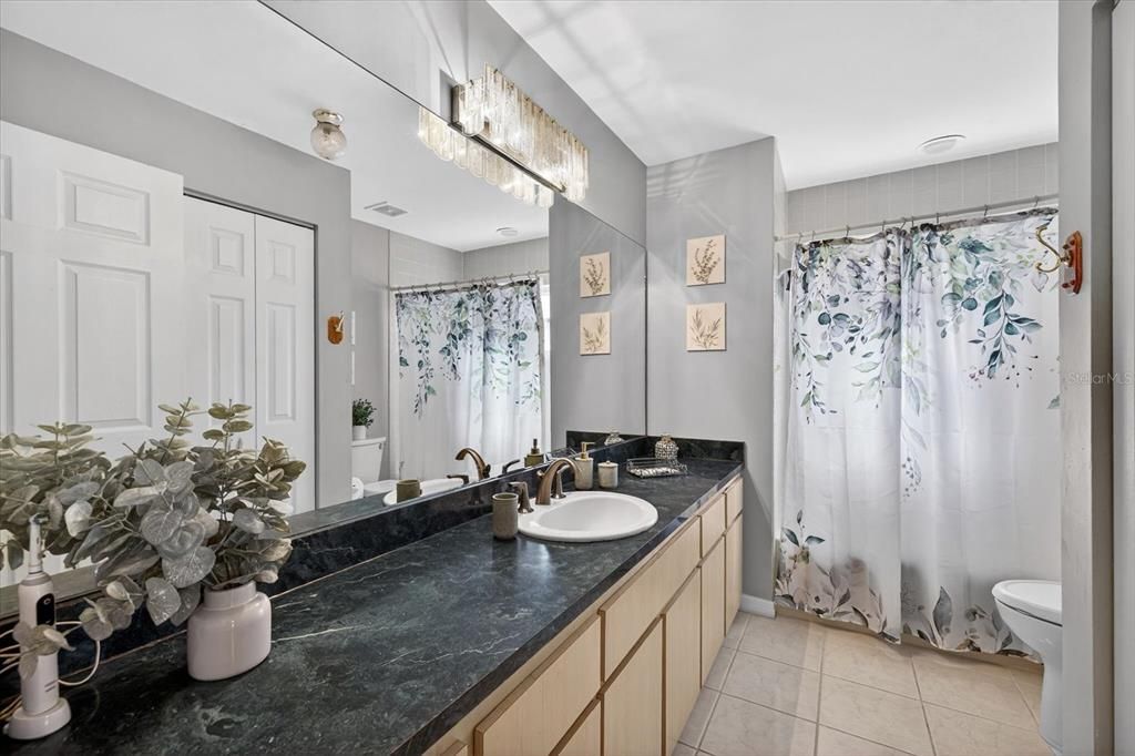 待售: $585,000 (3 贝兹, 2 浴室, 2028 平方英尺)