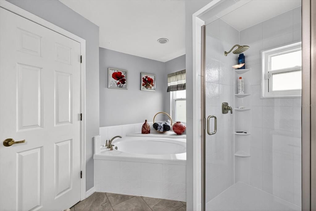 待售: $585,000 (3 贝兹, 2 浴室, 2028 平方英尺)