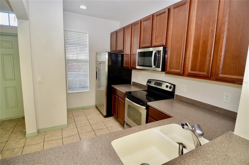 待售: $240,000 (2 贝兹, 2 浴室, 1252 平方英尺)