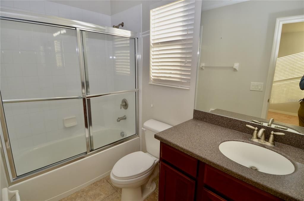 待售: $240,000 (2 贝兹, 2 浴室, 1252 平方英尺)