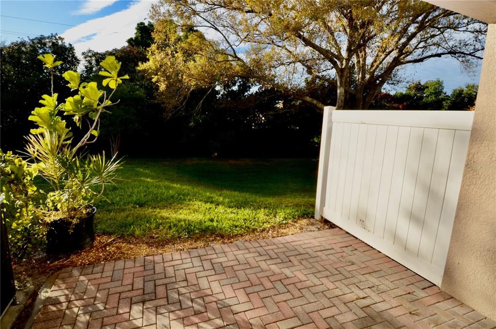 待售: $240,000 (2 贝兹, 2 浴室, 1252 平方英尺)