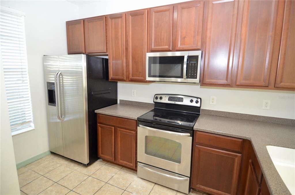 待售: $240,000 (2 贝兹, 2 浴室, 1252 平方英尺)