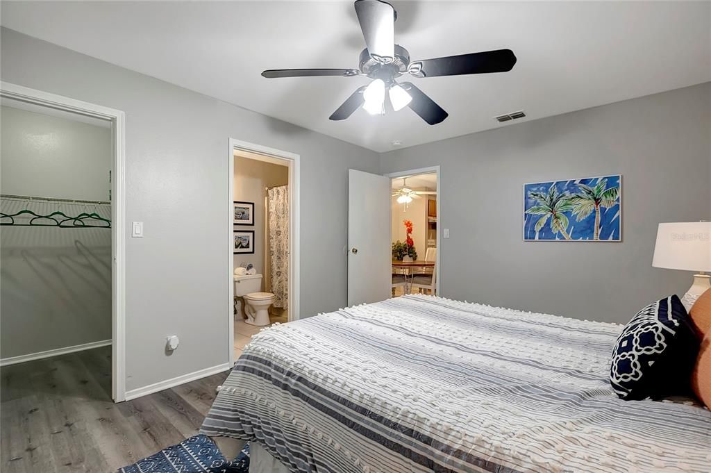 待售: $139,900 (2 贝兹, 2 浴室, 890 平方英尺)