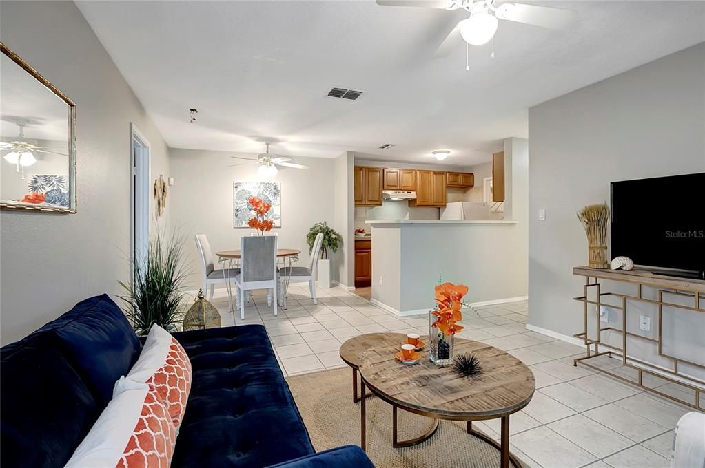 待售: $139,900 (2 贝兹, 2 浴室, 890 平方英尺)