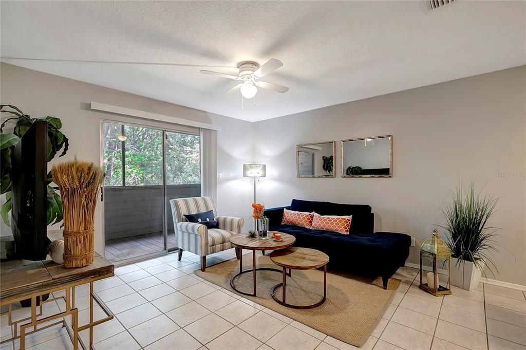 待售: $139,900 (2 贝兹, 2 浴室, 890 平方英尺)