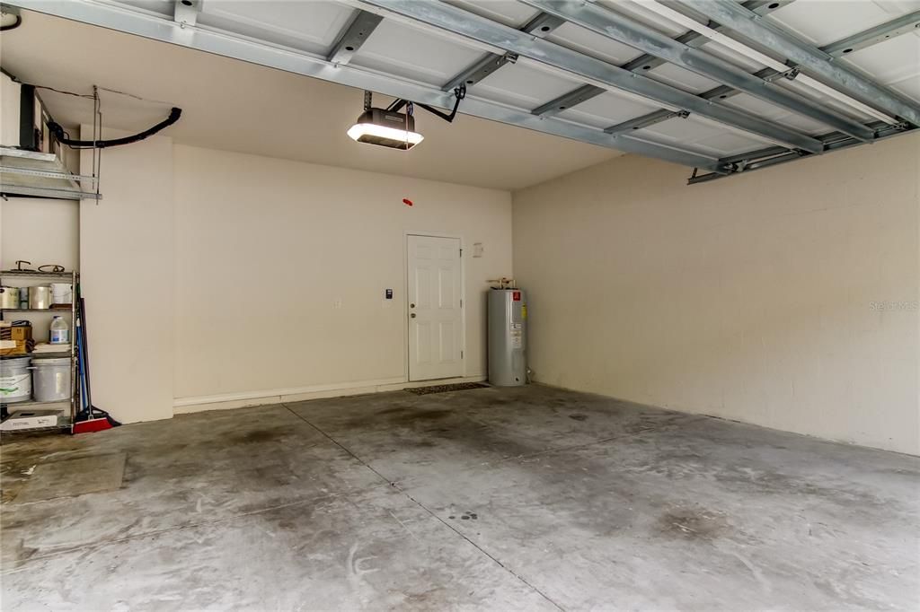 For Rent: $2,350 (2 beds, 2 baths, 1598 Square Feet)