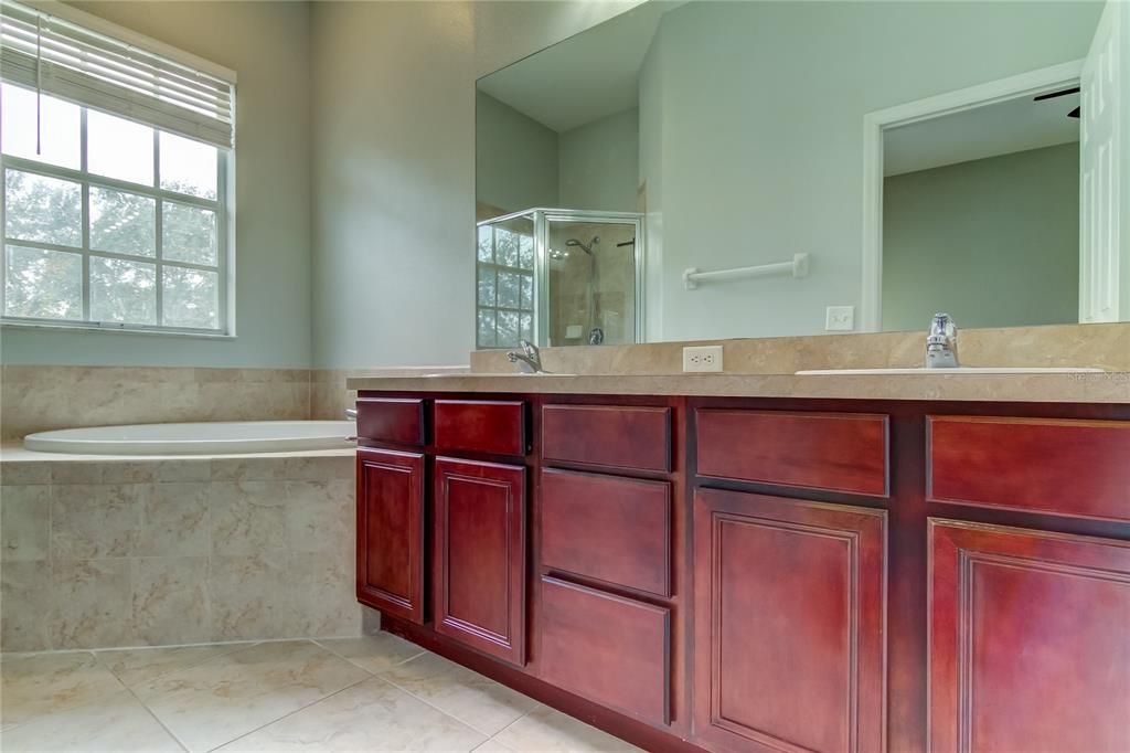 For Rent: $2,350 (2 beds, 2 baths, 1598 Square Feet)