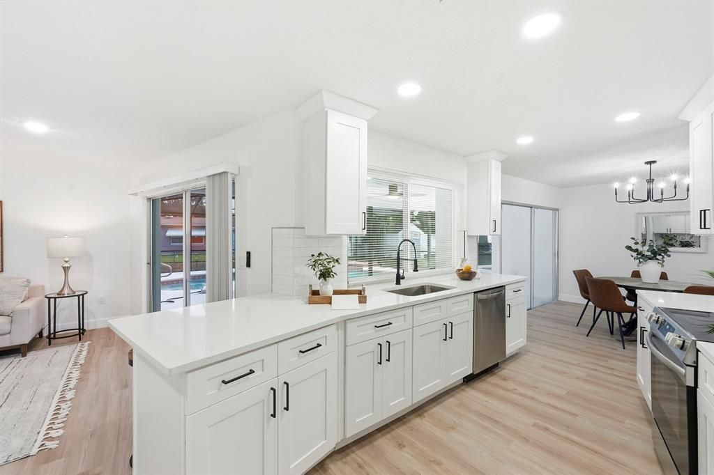 На продажу: $590,000 (3 спален, 2 ванн, 1712 Квадратных фут)