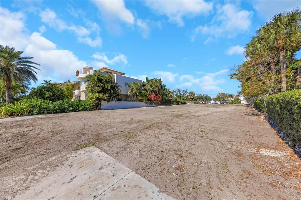 For Sale: $10,000,000 (0.42 acres)