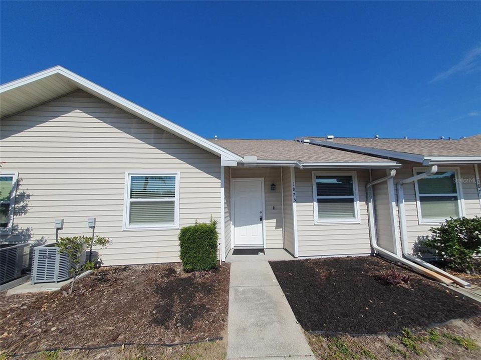 For Rent: $1,950 (2 beds, 2 baths, 1000 Square Feet)