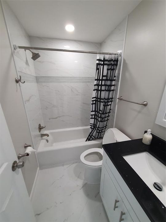 For Rent: $1,950 (2 beds, 2 baths, 1000 Square Feet)