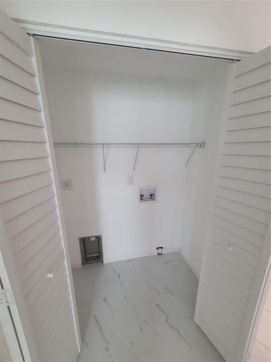 For Rent: $1,950 (2 beds, 2 baths, 1000 Square Feet)