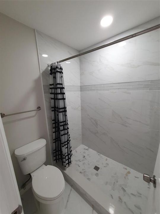 For Rent: $1,950 (2 beds, 2 baths, 1000 Square Feet)