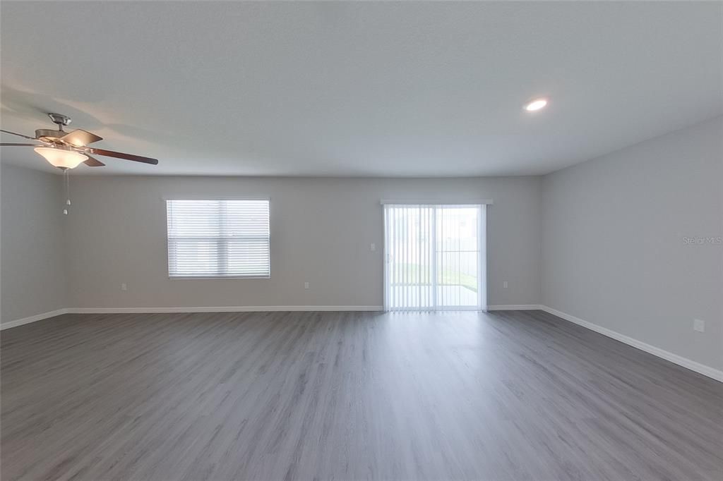 出租: $2,295 (4 贝兹, 2 浴室, 2176 平方英尺)