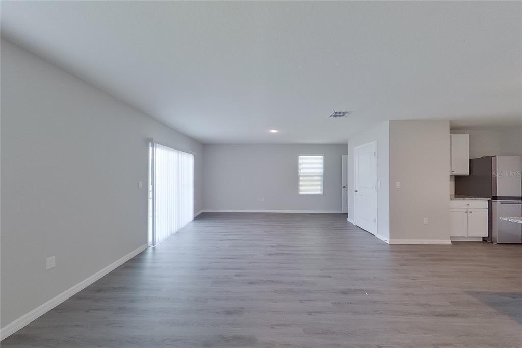 出租: $2,295 (4 贝兹, 2 浴室, 2176 平方英尺)