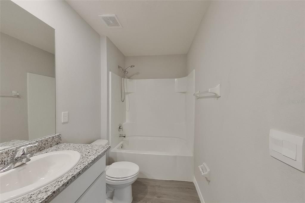 出租: $2,295 (4 贝兹, 2 浴室, 2176 平方英尺)