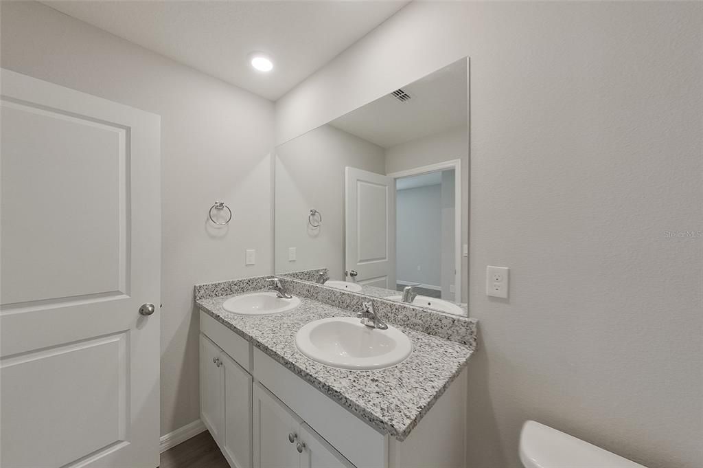 出租: $2,295 (4 贝兹, 2 浴室, 2176 平方英尺)